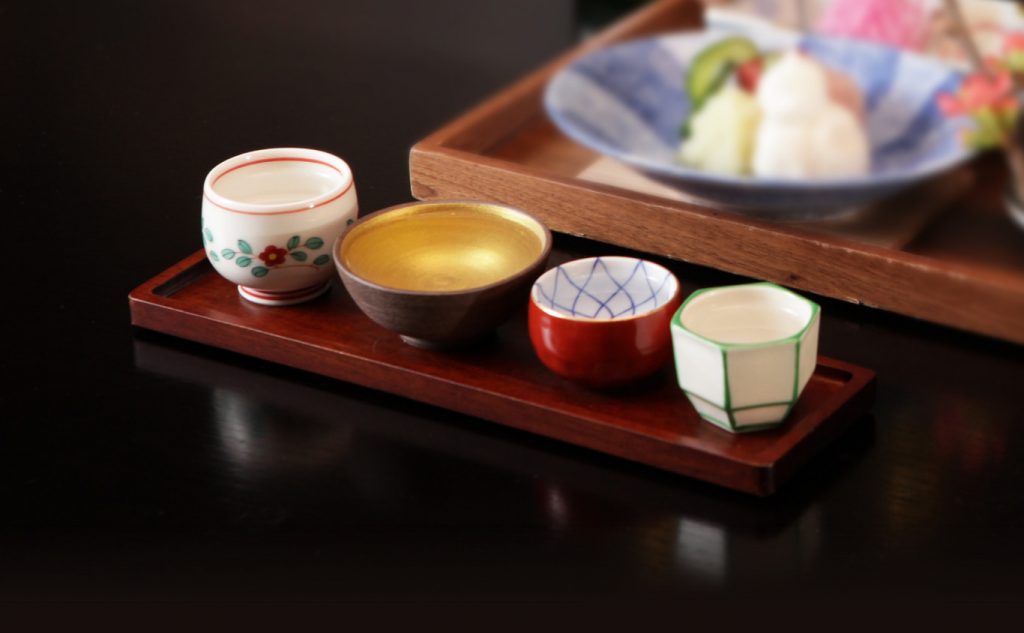 Ceramic Sake Serving Cups and Bottle Set Retro Japanese Style Sake