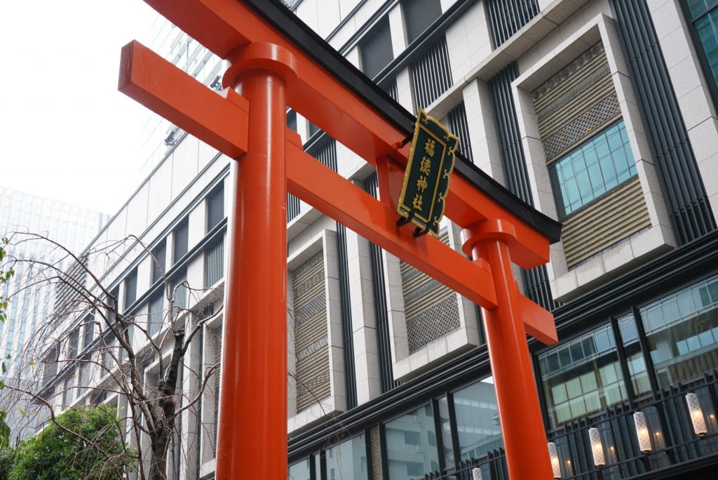 Fukutoku Shrine (Mebuki Inari), a power spot in the buzzing commercial district of Nihonbashi, Tokyo