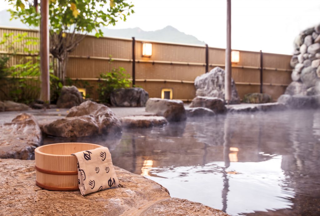 How To Enjoy Japanese Hot Spring “Manners”